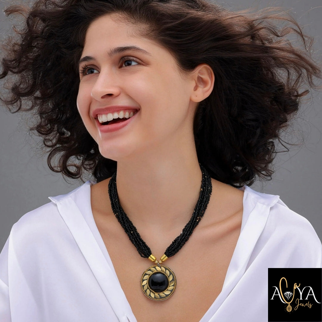 Antique Charm Pendant Necklace In Black