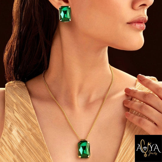 Emerald Bliss Pendant Set