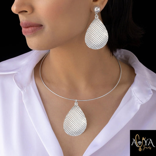 Hasli Necklace With Earrings